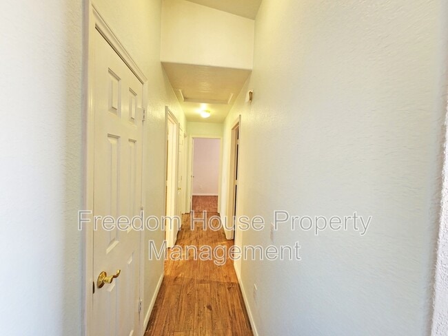 Building Photo - 2341 Yakima Ave