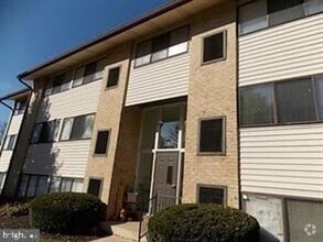 Building Photo - 2 Bedroom, 2 Bath Apartment, with Communit...
