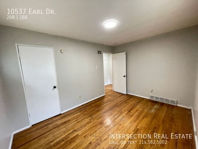 Building Photo - 10537 Earl Dr