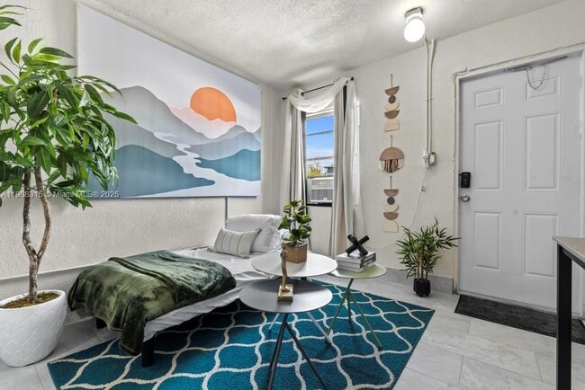 Building Photo - 12101 Everglades St