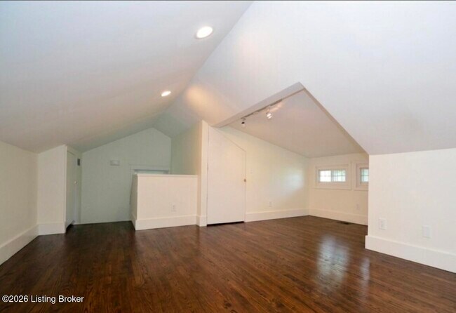 Building Photo - 2102 Murray Ave