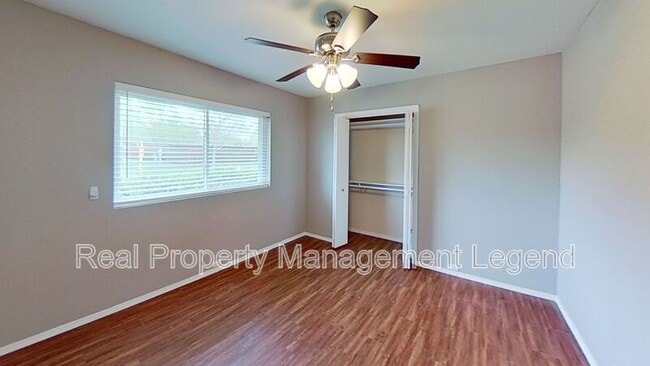 Building Photo - 3740 Racquet Ct