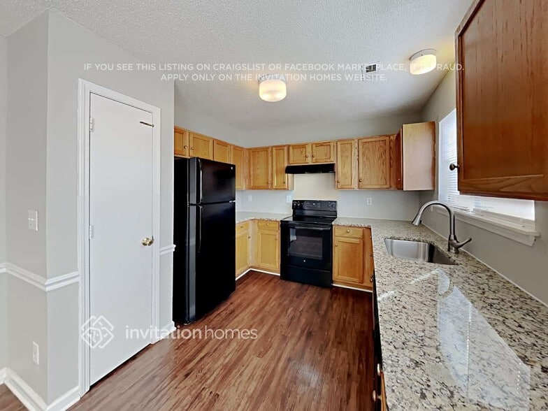 Building Photo - 8643 Bodkin Ct