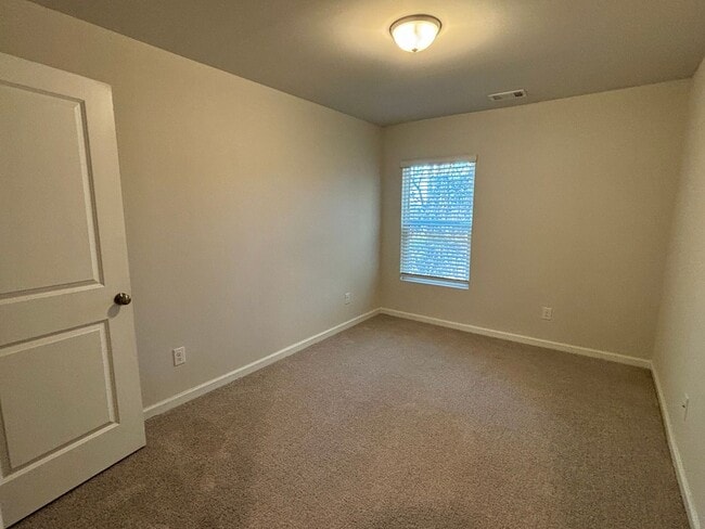 Building Photo - 2809 Ridgeview Dr