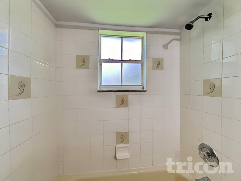 Building Photo - 836 Cloyd Dairy Loop