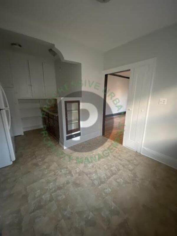 Building Photo - 1442 W 101st St