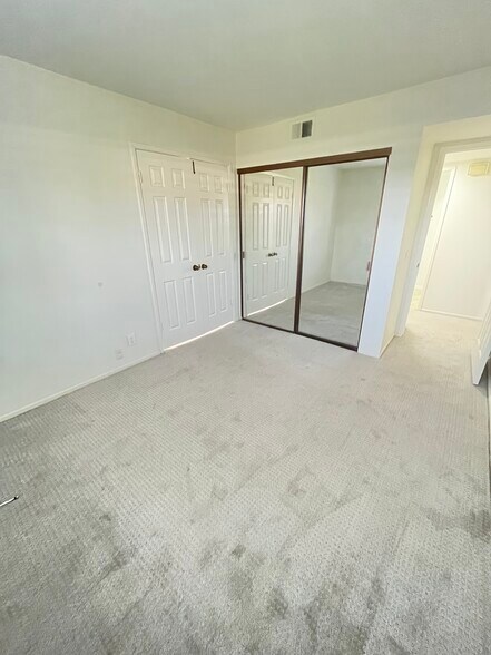 Building Photo - 1161 Packers Cir
