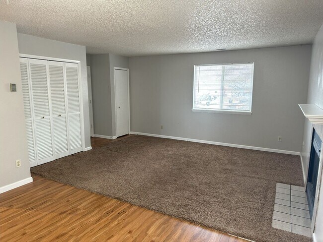Building Photo - 1785 Zebulon Dr