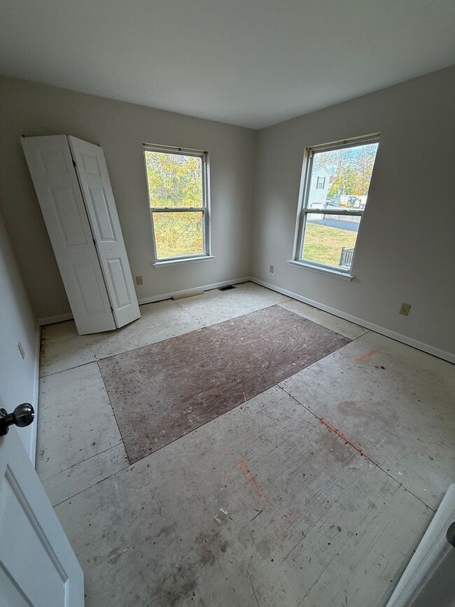 Building Photo - Collegeville 3 Bed / 1.5 Bath Twin Home