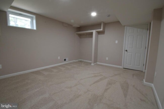 Building Photo - 13602 Athania St