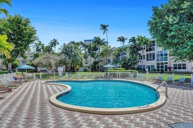 Building Photo - 1481 S Ocean Blvd