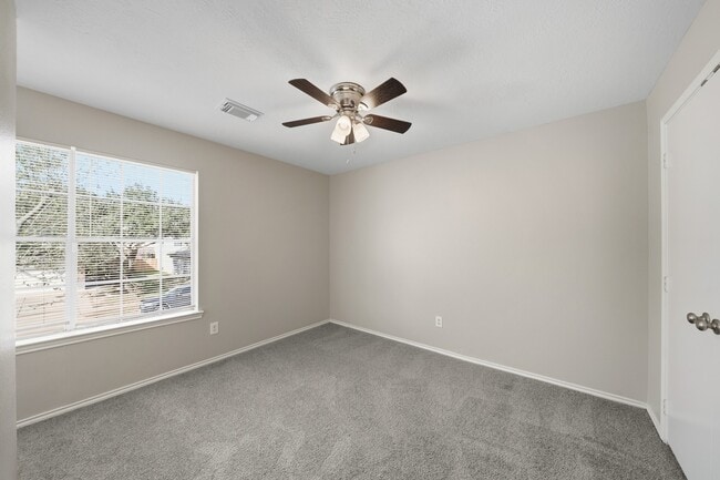 Building Photo - 21619 Knightsbrook Ln