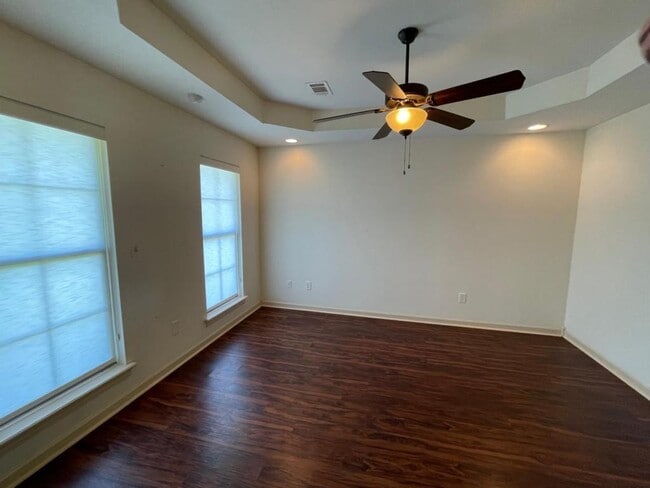 Building Photo - 109 Millhouse Drive