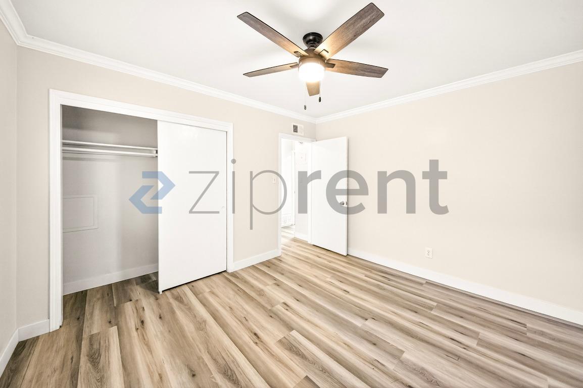 Building Photo - 2301 W Beverly Blvd