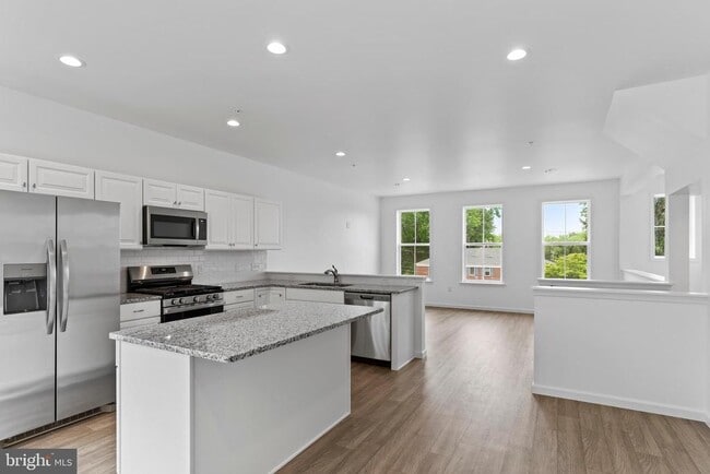 Building Photo - 37 S 19th St