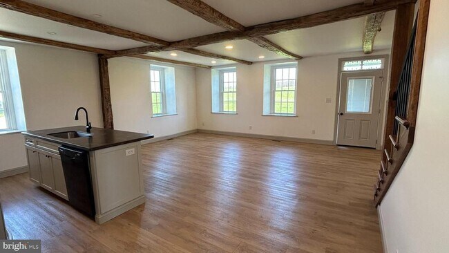 Building Photo - 165 Ammon Rd