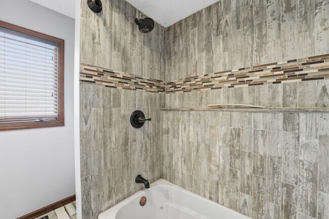 Building Photo - 13040 Duncan Plains Rd NW