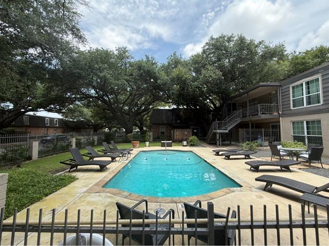 Building Photo - 5212 Fleetwood Oaks Ave