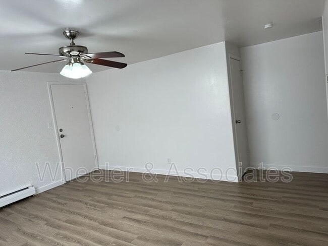 Building Photo - 827 23rd St