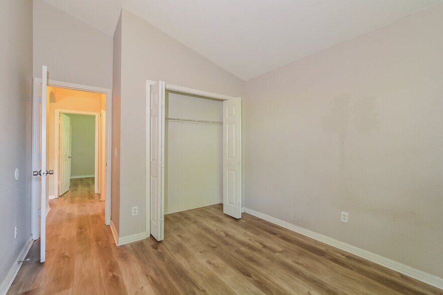 Building Photo - 23 Patmore Ash Way