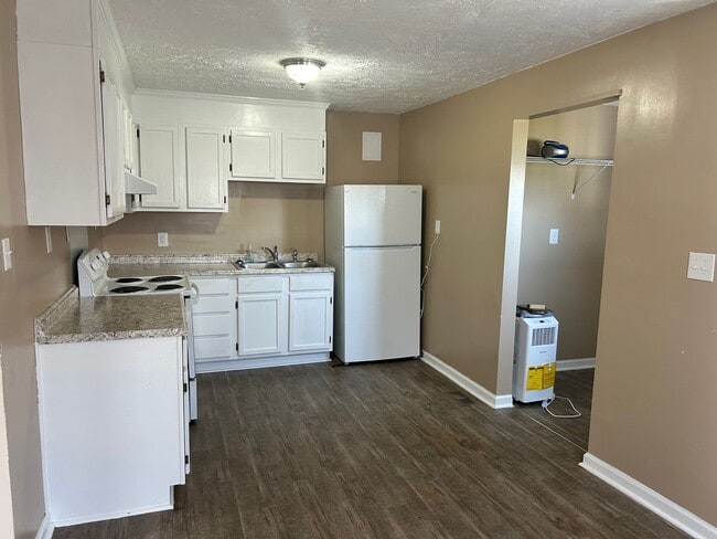 Building Photo - 511 Grey St