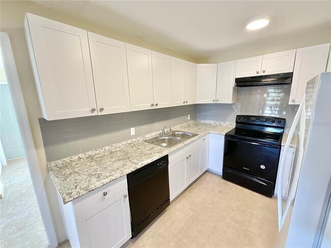 Building Photo - 3127 Corona Dr