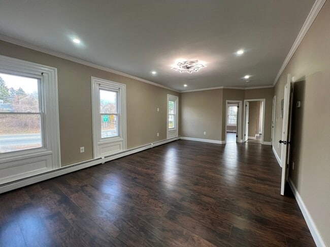 Building Photo - 380 Wilson Rd