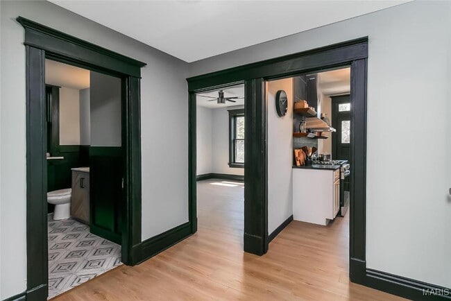 Building Photo - 4166 Russell Blvd