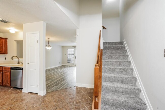 Building Photo - 17263 Saturn Ln