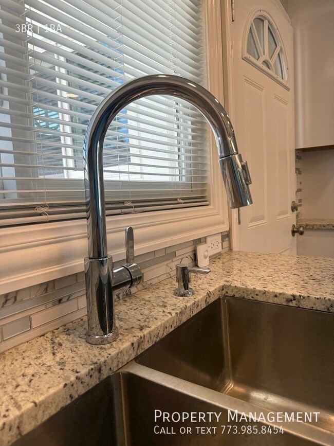 Building Photo - Midlothian Area Completely Updated Ranch H...