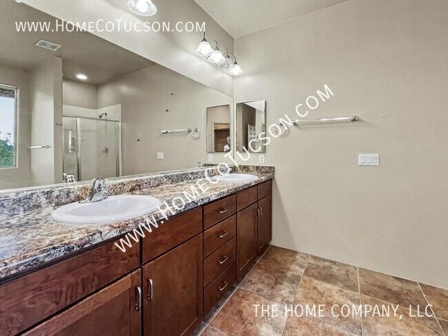 Building Photo - 2808 N Silkie Pl