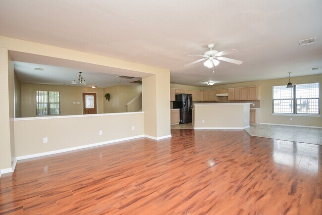 Building Photo - 15426 Lynford Crest Dr