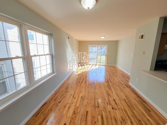 Building Photo - 921 Hunterdon St
