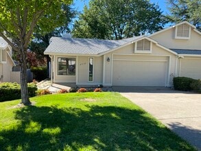 Building Photo - 2239 Country Villa Ct