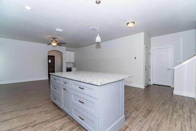 Building Photo - BEAUTIFUL PALLATIUM VILLAS 2-BEDROOM