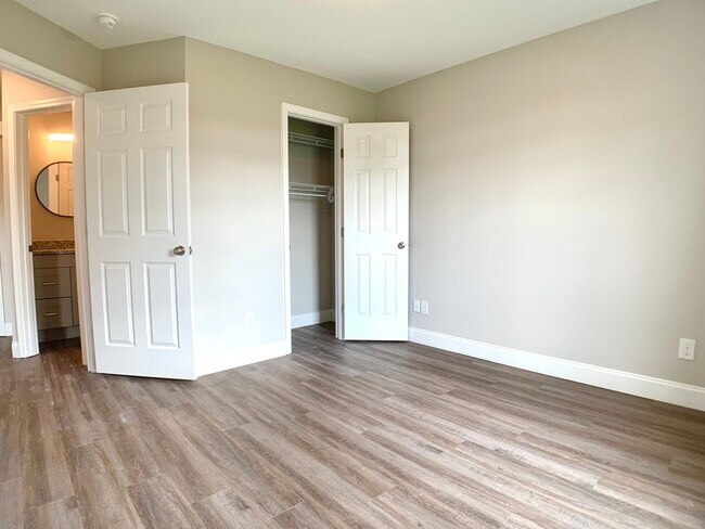 Building Photo - 1764 Cranwell Ct