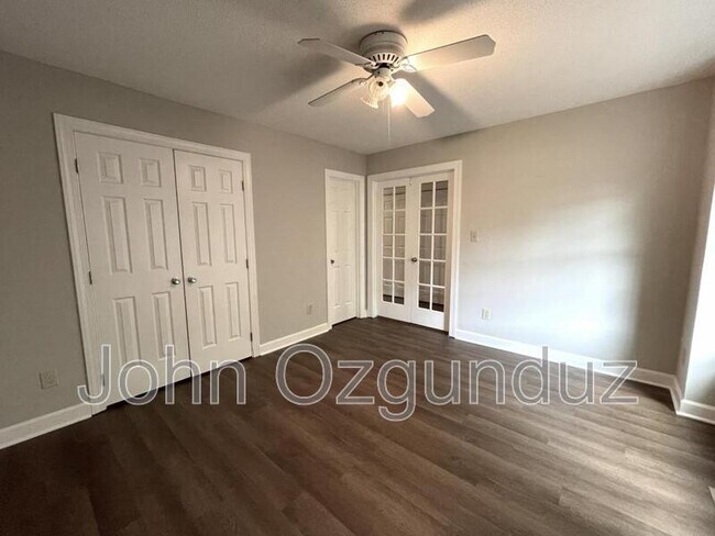 Building Photo - 5108 Sinclair Dr