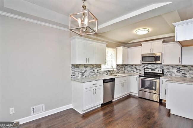 Building Photo - 86 Regency Way SE