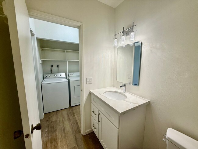 Building Photo - Alki Shores Condominiums - Alki Beach