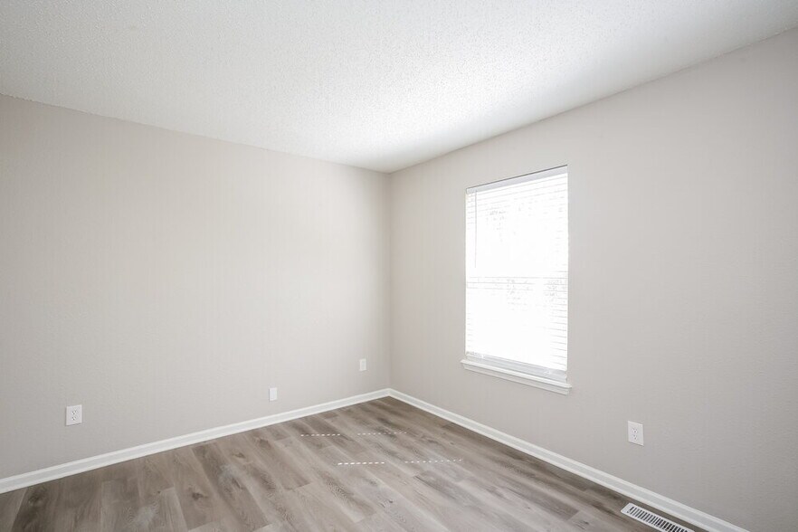 Building Photo - 4349 Village Trace Ct