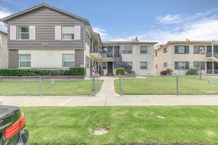 Building Photo - 20610 Hartland St