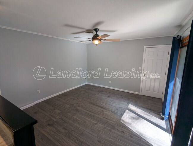 Building Photo - Updated Ranch on Corner Lot in Vermilion