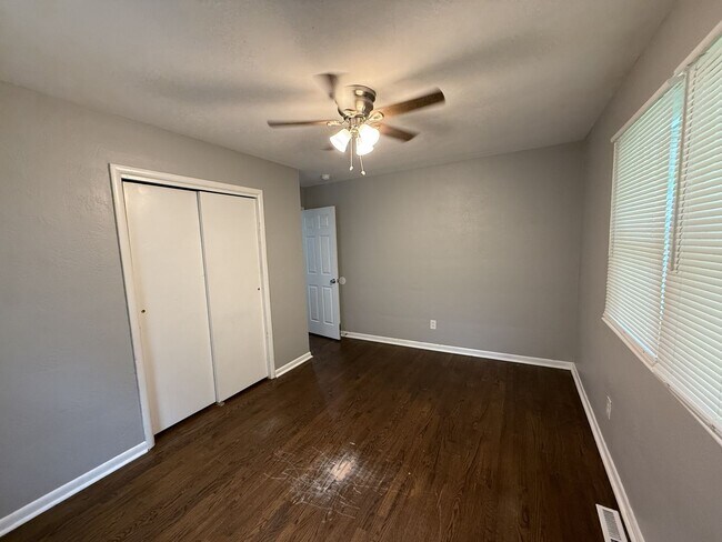 Building Photo - SEE IT NOW: Stylishly Updated Home in Inde...