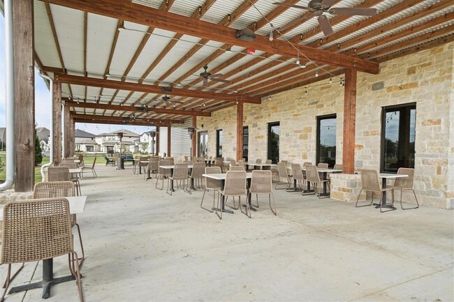 Building Photo - 327 Jolly Ginger Dr