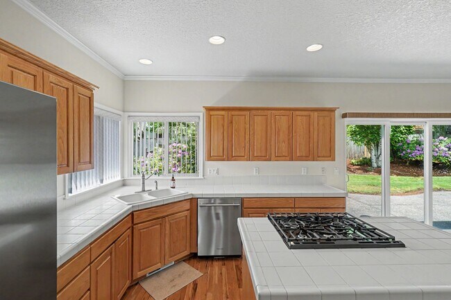 Building Photo - Well-Kept Single-Level 3 bed, 2 bath home in West Salem