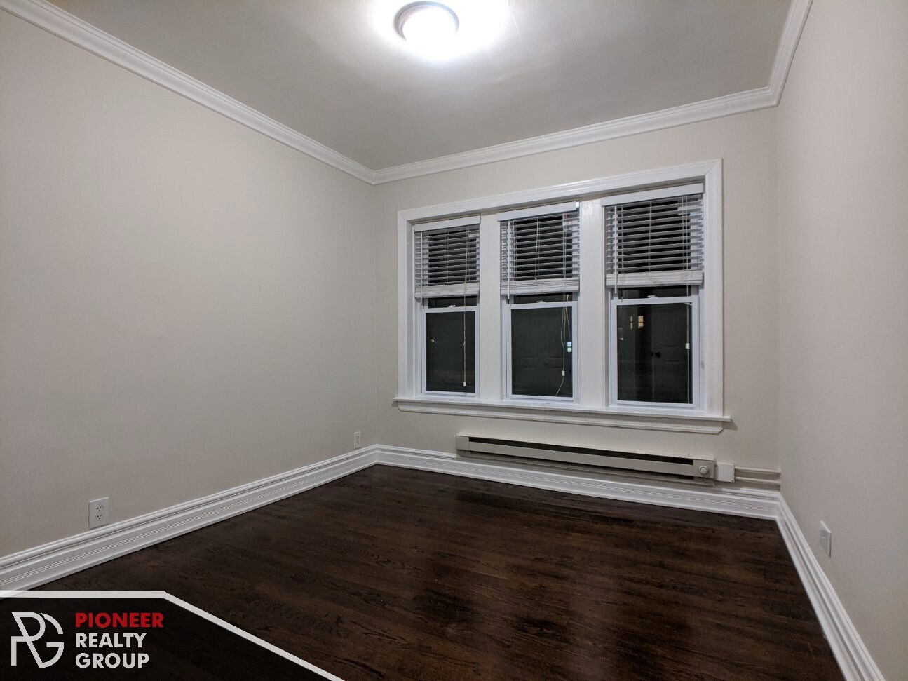 Building Photo - 3814 N Greenview Ave