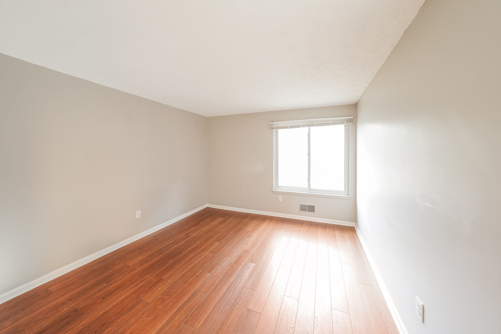 Building Photo - 30 Tilegate Glen