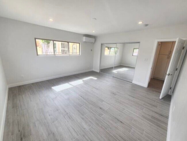 Building Photo - 10845 White St