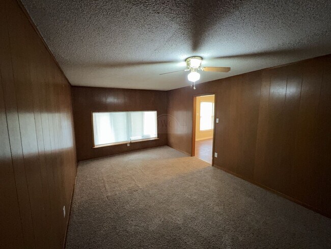 Building Photo - 408 Allen St
