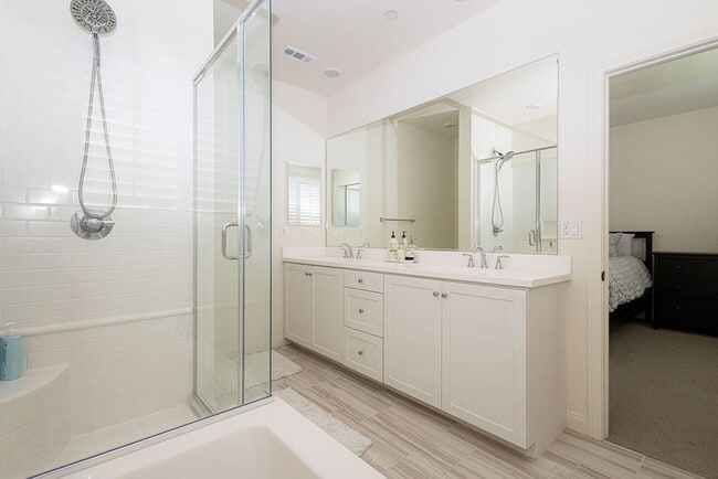 Building Photo - Bright and Airy Split-Level Townhouse in W...